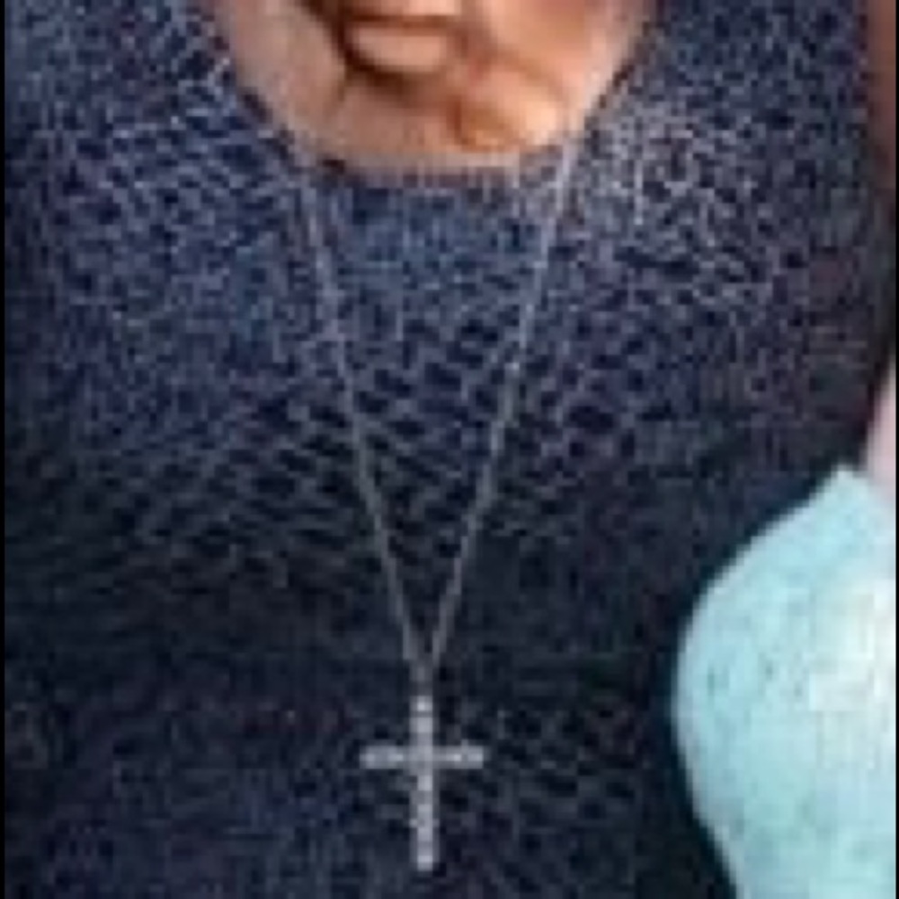 Beautiful cross long chain necklace - Picture 4 of 4